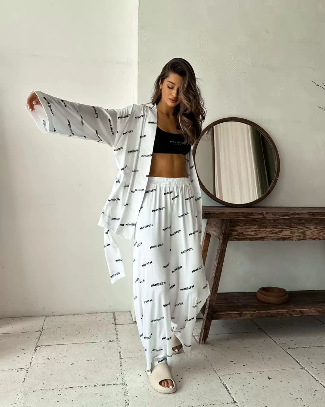 

Loose Long Sve Printed Top And Pants Set with Lace up Design Youth Polyester Home Wear for Spring Autumn Seasons Women