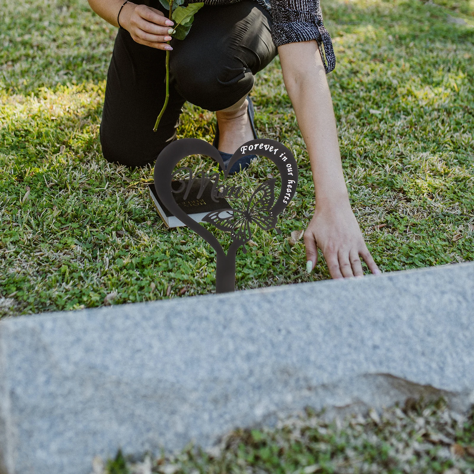 

Waterproof Metal Cemetery Stake Ornament Grave Marker Lawn Decoration Ground Inserted Graveyard Sign for Remembering