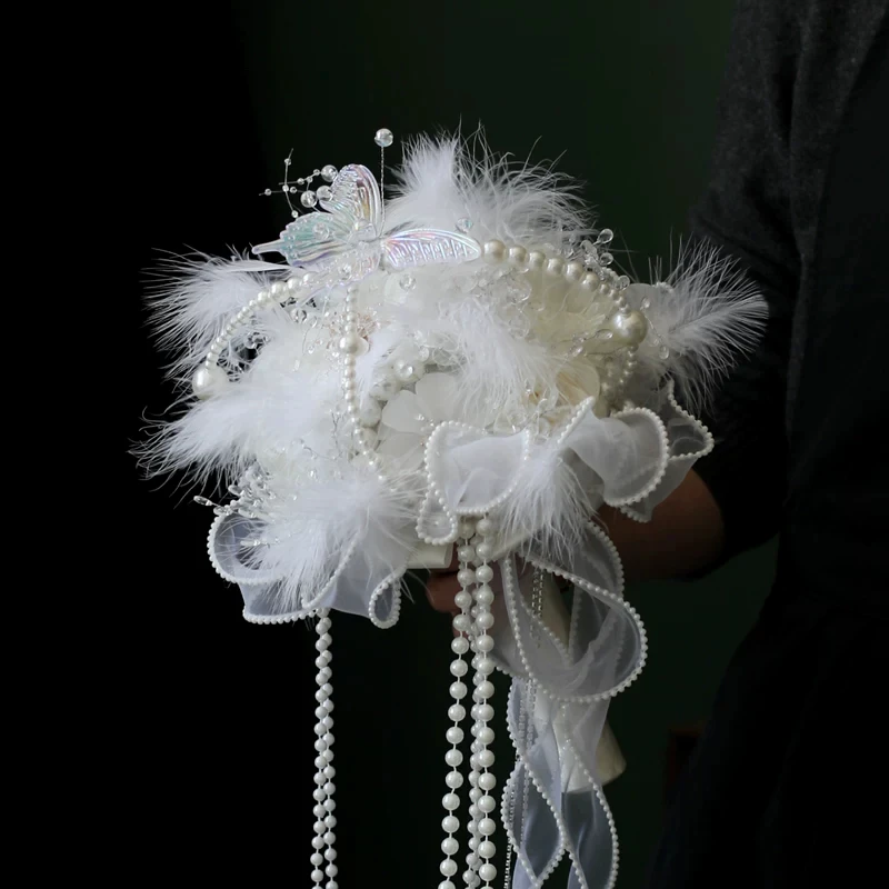 JaneVini, ramo de novia de plumas blancas de lujo con perlas, ramo de flores artificiales con cuentas de mariposa para novia, ramo de flores de boda para novia