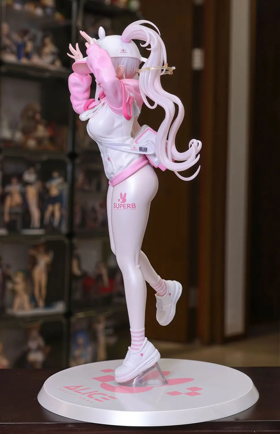 أليس الشكل نيكي: آلهة النصر أليس لعبة شخصية تمثال بولي كلوريد الفينيل Gk تمثال نموذج دمى غرفة الديكور اللعب