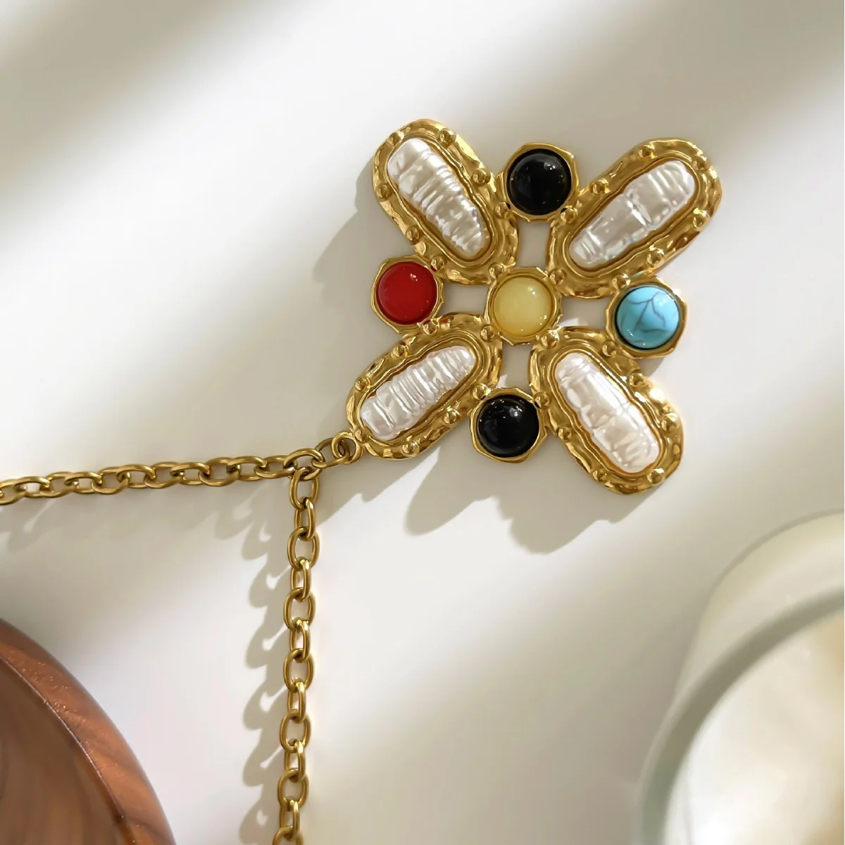 

Luxury Chic Stainless Steel Cross, Sparkling Natural Stone Imitation Pearl, Stylish Long Sweater Chain Necklace for Women