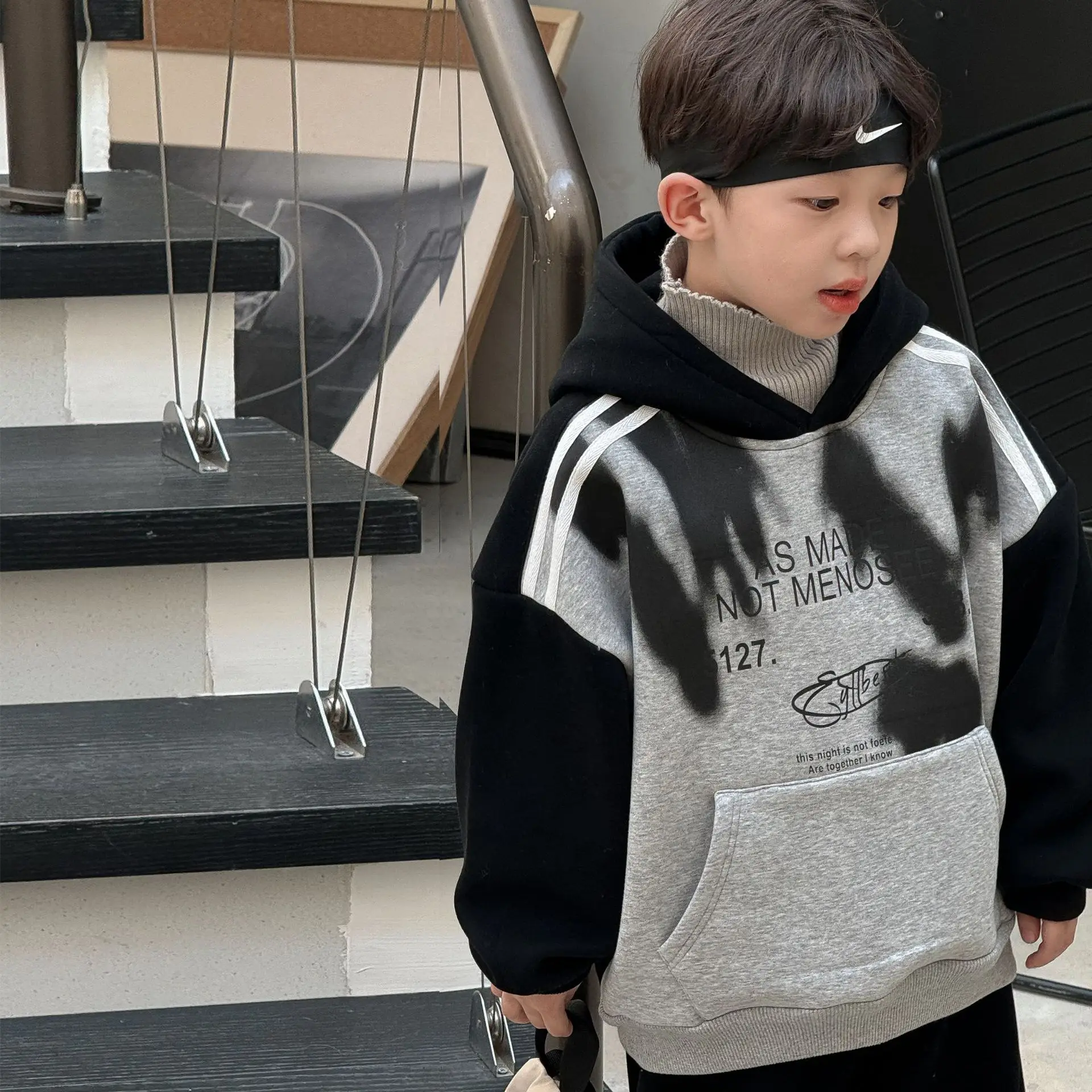 

Children Clothing Kids Hoodie Winter New Korean Style Boy Matching Color Cashmere Cashmere New Fashionable Kids Hoodie