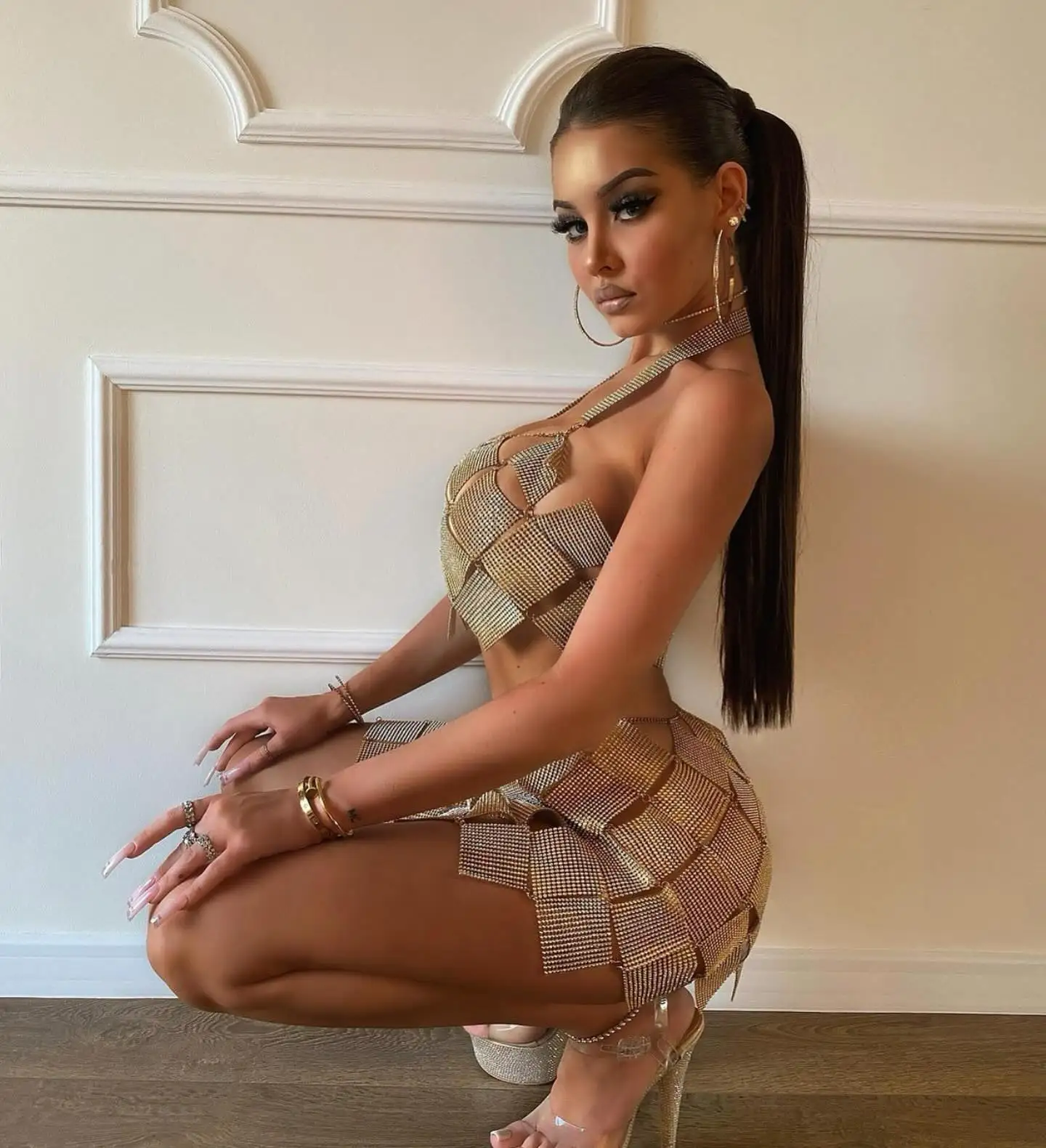 ชุดเดรสปักเพชรเต็มตัวสไตล์ยุโรปและอเมริกาสำหรับผู้หญิง ประดับด้วยเพชรและคริสตัล เหมาะสำหรับงานปาร์ตี้กลางคืน ชุดเดรสโลหะประดับคริสตัลสุดเซ็กซี่