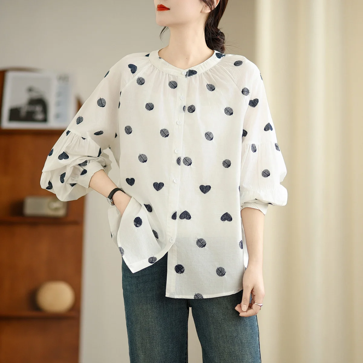 

Женские элегантные рубашки большого размера, обхват груди 118 см, осенняя одежда, женские рубашки большого размера из чистого хлопка с вышивкой в форме сердца