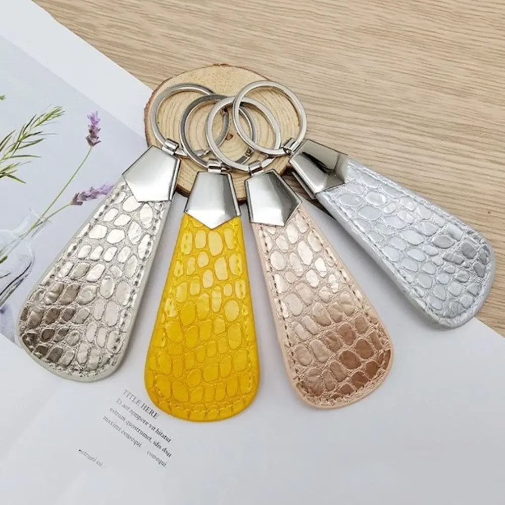 

Кольцо для обуви, портативный рожок для обуви, брелок с короткой ручкой, металлический рожок для обуви для взрослых, легко носить с собой, подъемник для обуви из искусственной кожи для пожилых людей