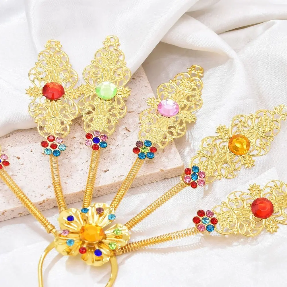 Ancient Style Headwear Thai Headdress Ancient Hanfu Headwear Leaf Metal Hair Sticks Gold Crystal U Shape Hairpin