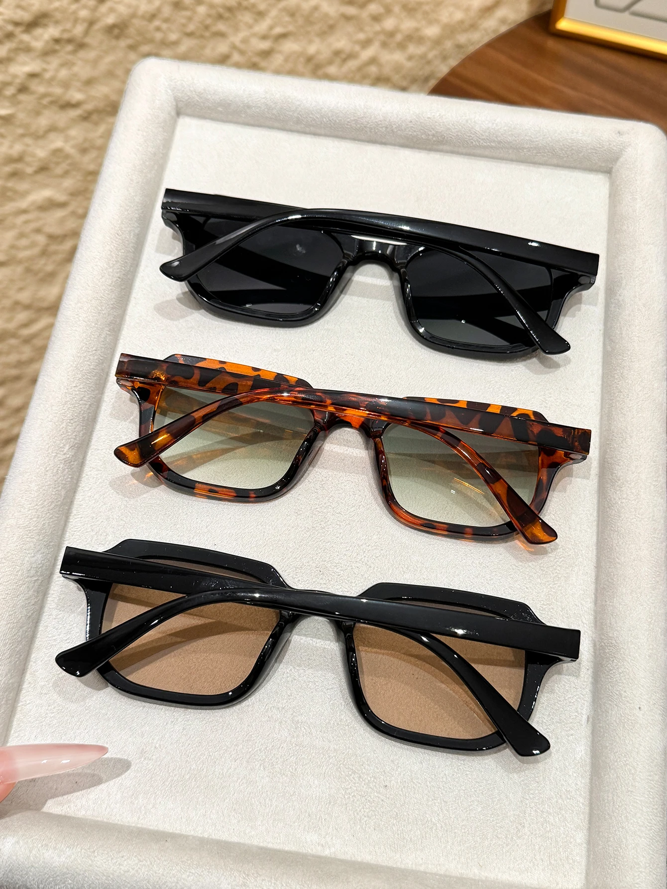 3-teiliges Set klassischer kleiner quadratischer Sonnenbrillen für Damen und Herren, hochwertige Sonnenbrillen für Reisen und Autofahren, Bonbonfarben – Detail 3