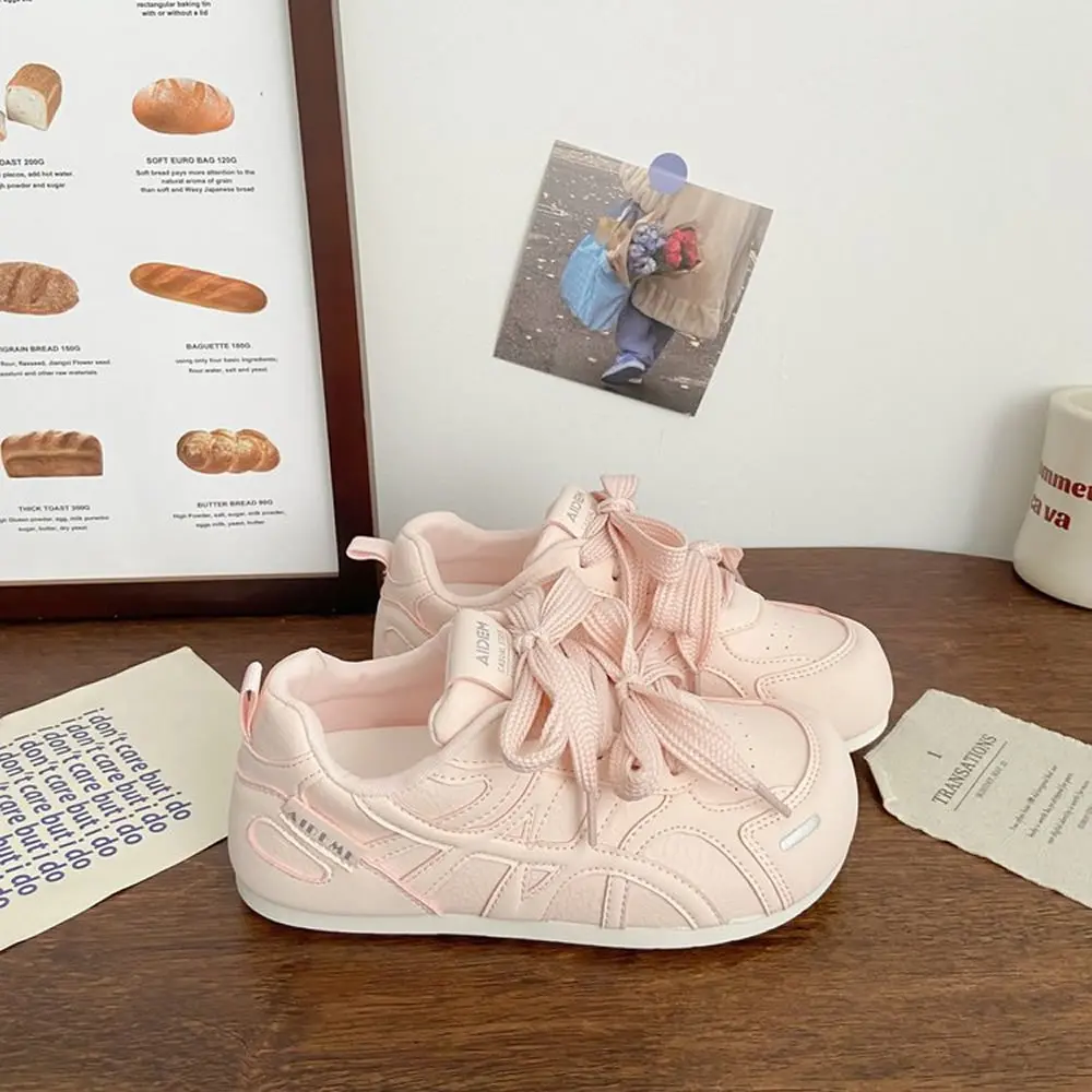 القبيح لطيف سميكة القاع تعزيز أحذية رياضية بيضاء المرأة خريف نمط جديد نفخة تنفس طالب المرأة حذاء مسطح قماش المواد