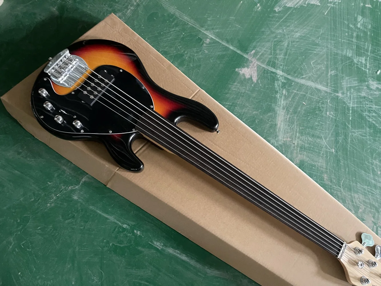 Gitar bass 5 senar sunset, bas - Bass Guitar Fretless ulasan dan harga