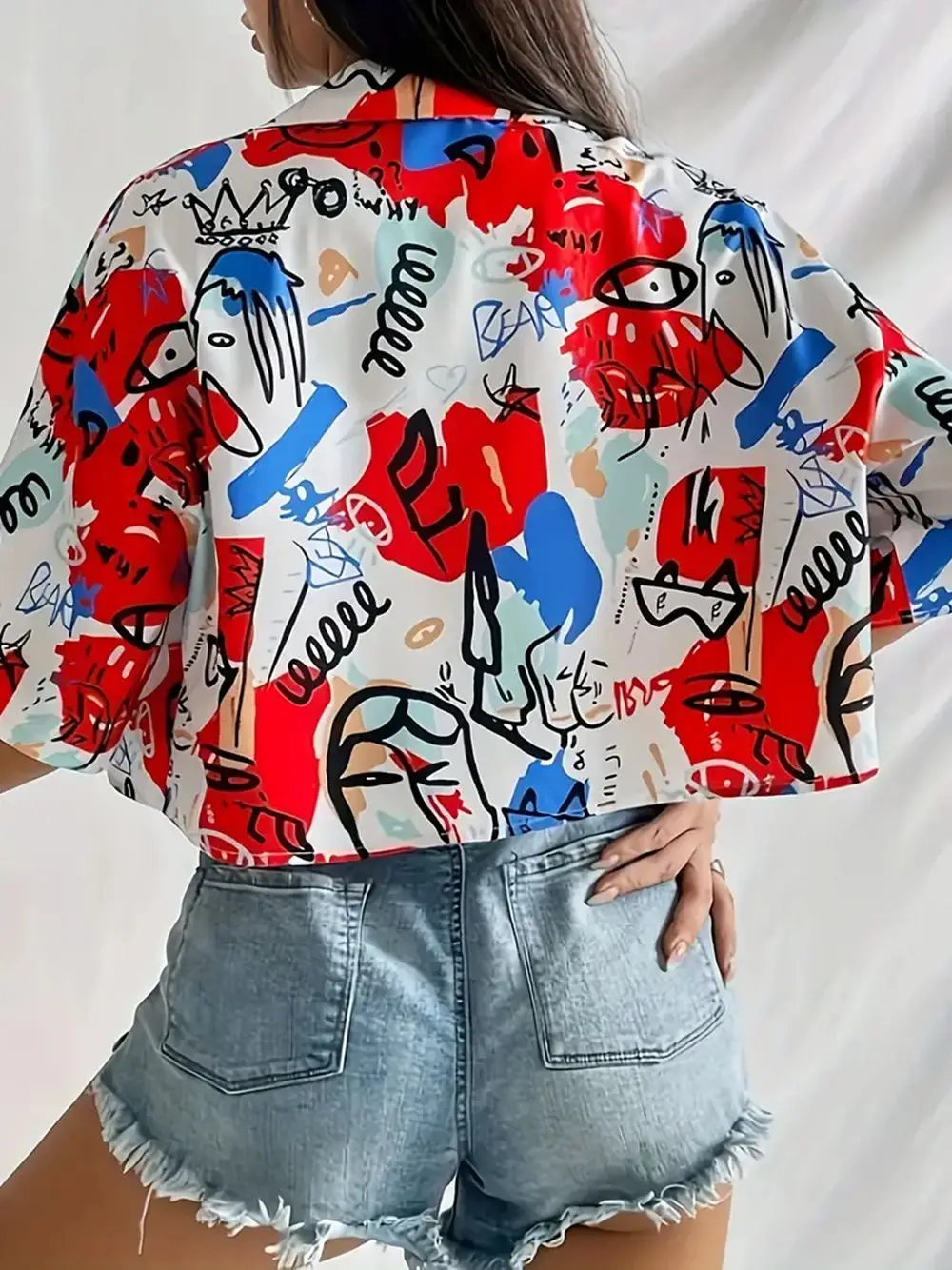 Graffiti Style Women\'s Lapel Shirt Summer New Vacation Casual Fashion Short Shirt 3D Printing Process Loose And Comfortable