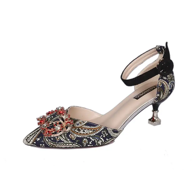 Women's 5cm Stiletto Chinese-Style Bridal Pumps Elegant Closed-Toe Shoes for Weddings & Coming-of-Age Ceremonies