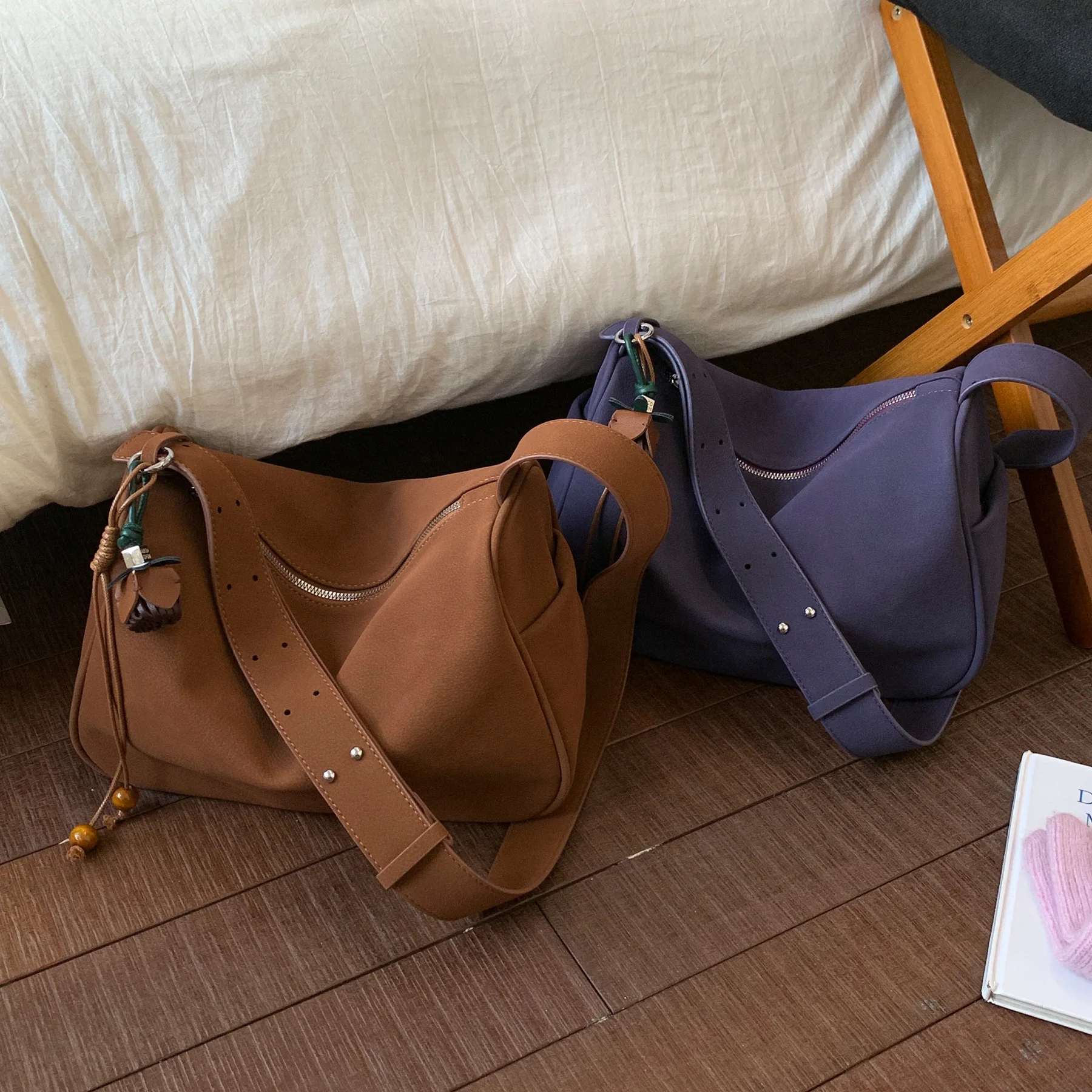 

2025 New Vintage Baguette Bag for Women, Very Spacious Shoulder Tote, Extremely Casual Crossbody Purse, Roomy and Stylish