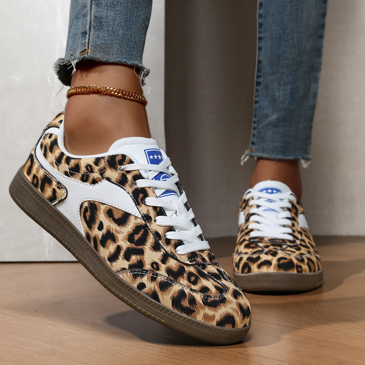 

Women Casual Shoes Lace Up Fashion Flats Shoes Flat Outdoor Board Walking Female White PU Leather Sneakers Luxury Thick Sole