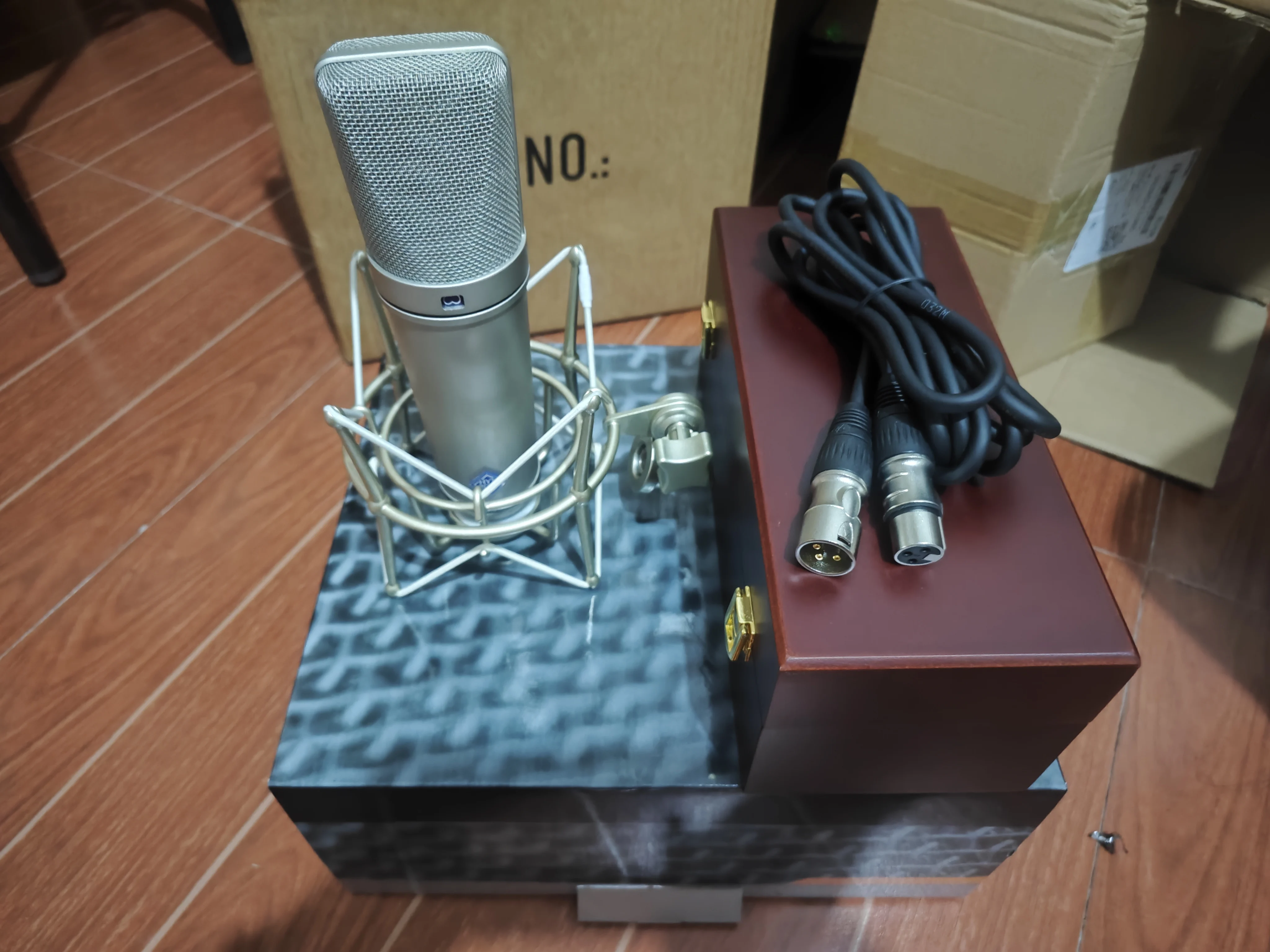 Customized U87AI large-diaphragm condenser microphone, suitable for professional recording studio-level vocals and podcasts