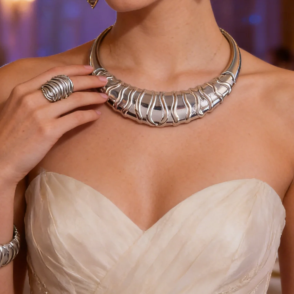 Vergoldetes Ohrringe- und Halsketten-Armband-Ringe-Set für Damen Italienischer Vintage Hochzeits- und Partyschmuck Geschenkset – Detail 13