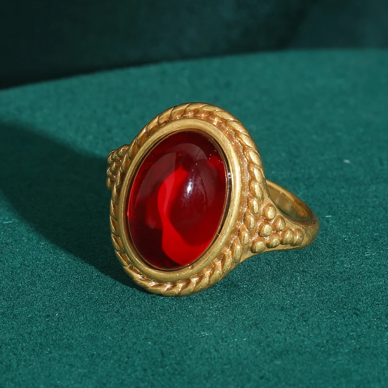 

Vintage Jewelry Red Natural Stone Glass Engagement Rings For Women Luxury Designer Antique Accessories St Valentine Day Gift