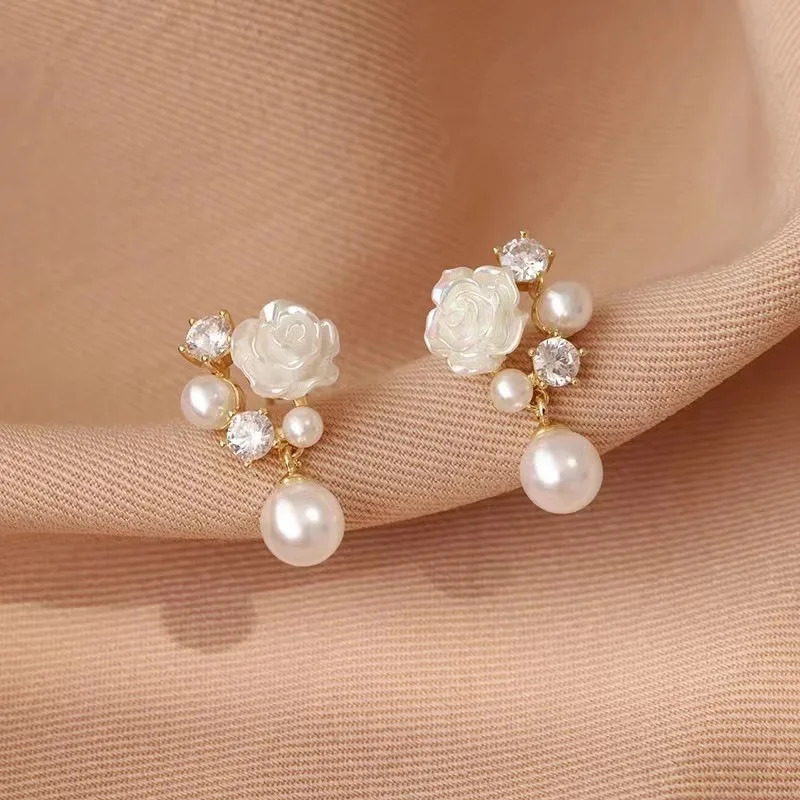 XIYAWANG Flower Pearl Ear Stud Earrings for Women Party Birthday Gift Ear Stud Minimalist Earrings Fashion Jewelry Accessories