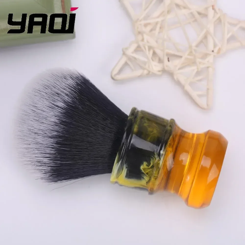 Yaqi 24 مللي متر الرجال فرش الحلاقة الرطبة ساجرادا فاميليا أسود/أبيض سهرة الألياف الاصطناعية الراتنج مقبض