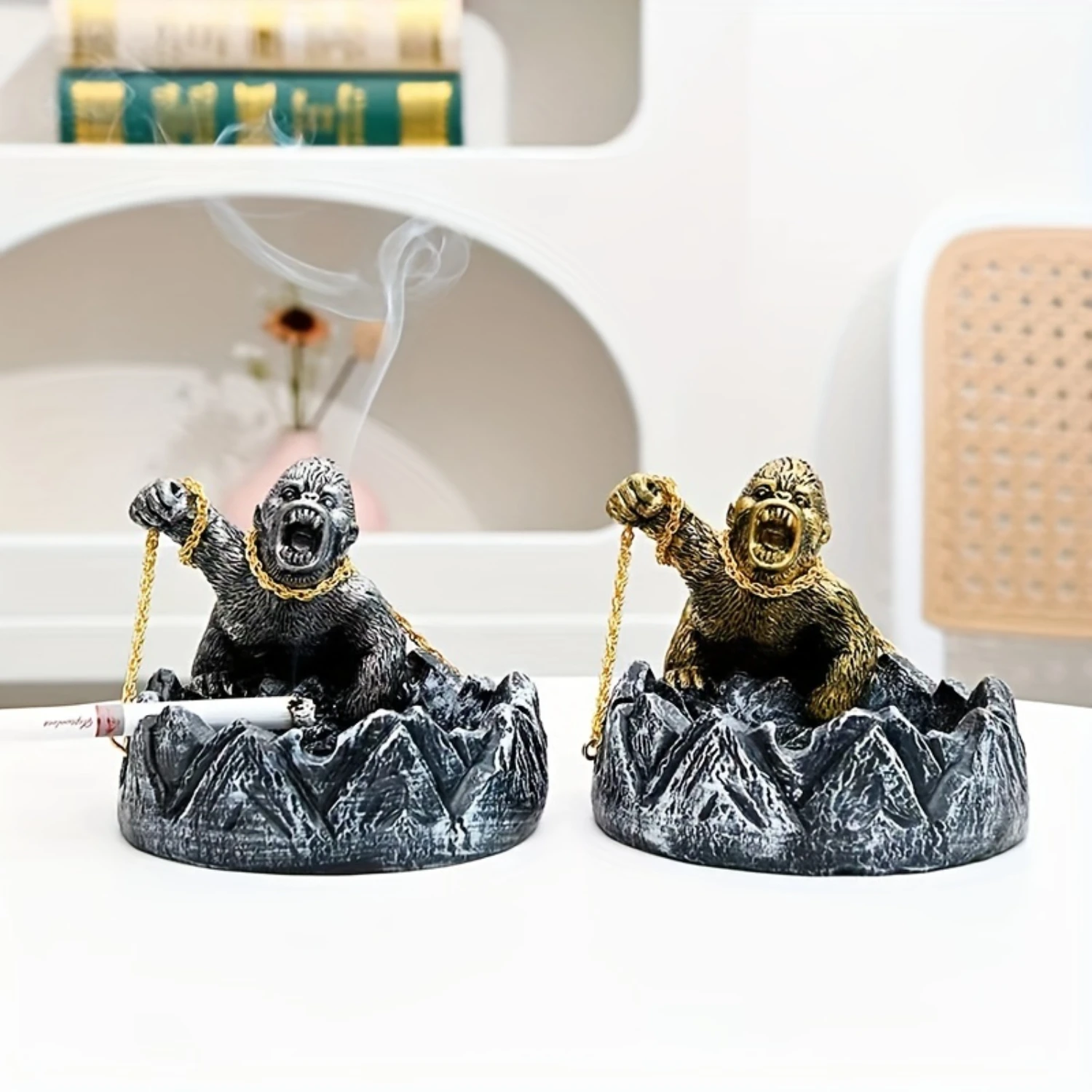 Creative Hand-Painted Gorilla Ashtray, Vintage Style Tabletop Art Decor With Chain