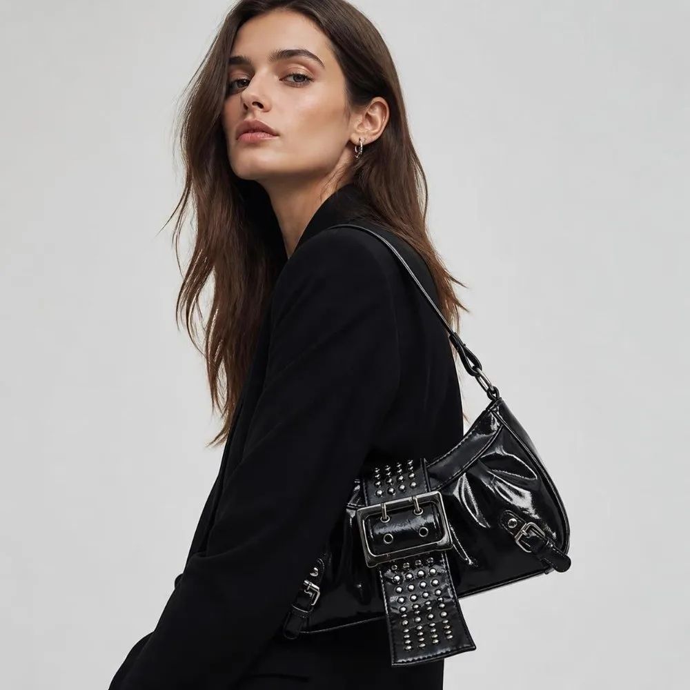 Vintage Pleated Hobo Shoulder Bag PU Leather Large Capacity Underarm Purse Rivet Belt Buckle Motorcycle Shoulder Bag Women