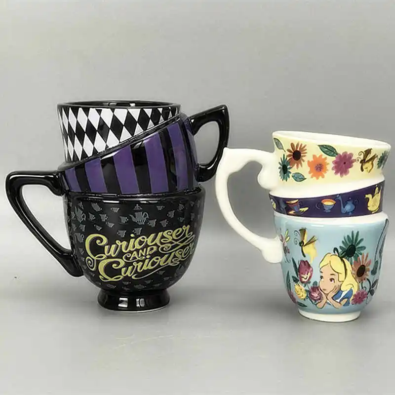 Taza de cerámica pintada de tres capas apilable de Alicia en el país de las maravillas, taza creativa para agua, taza de café, regalo de cumpleaños Ideal para amigos