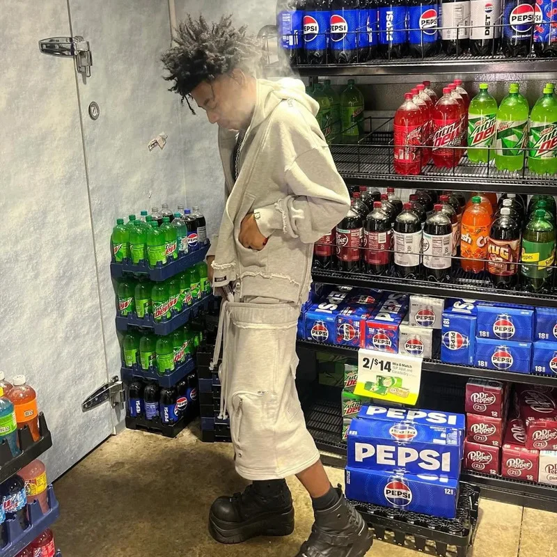 

2026 men's summer new shorts for daily casual wear with multiple zippers and straps, featuring a double waisted waistband design