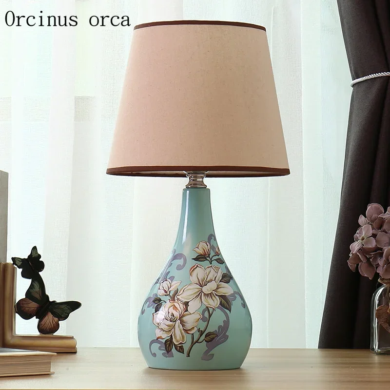 New Chinese style creative ceramic table lamp living room bedroom bedside lamp American Pastoral hand painting desk lamp