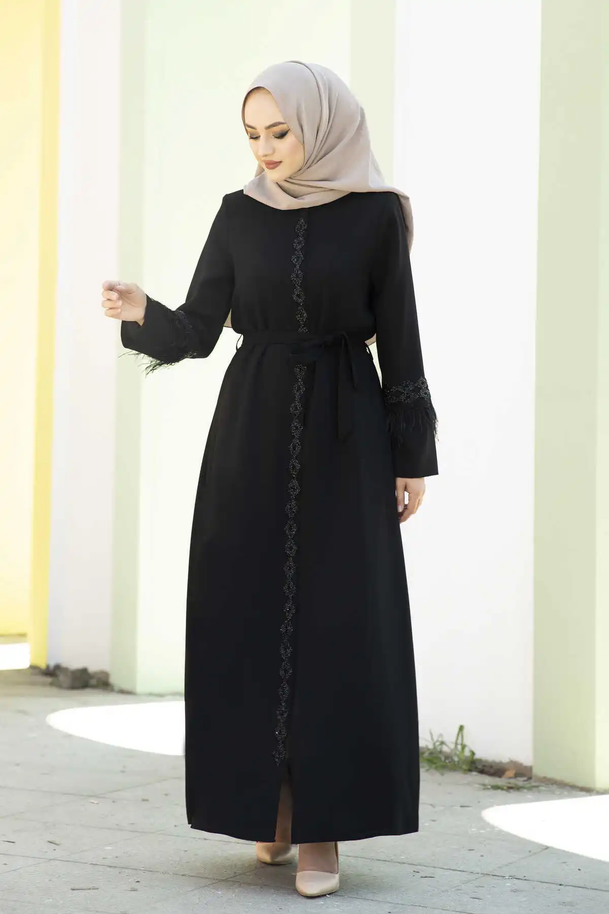 Handles Hairy Stone Detail Abaya Ferace Black