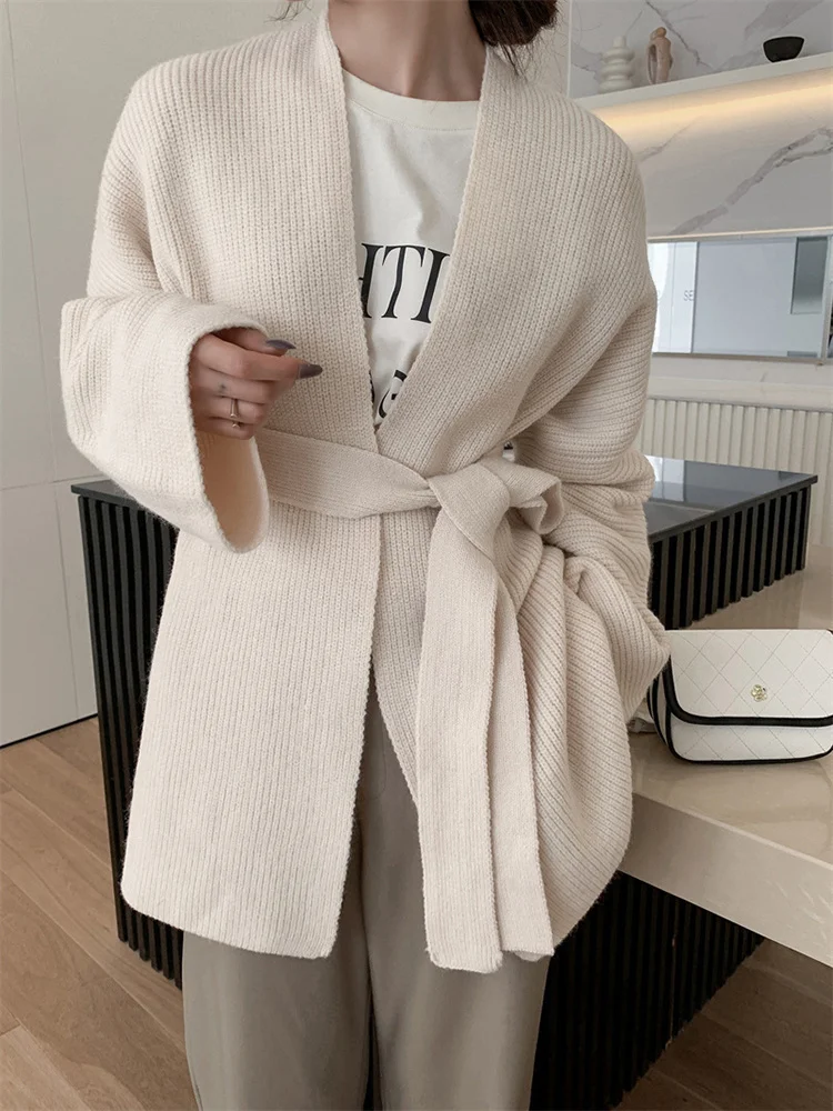 [EAM] Belted Big Size Knitting Cardigan Sweater Loose Fit V-Neck Long Sleeve Women New Fashion Tide Autumn Winter 2024 1DE2914