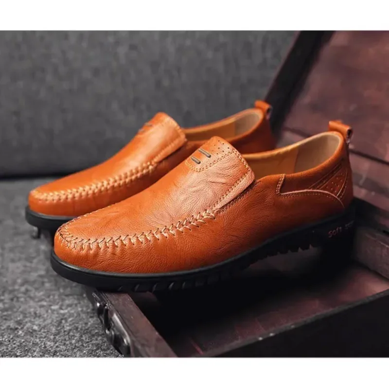 Moccasins Men's 2024 New Breathable Leather Shoes Slip-on Authentic Leather Loafers Summer Hundred