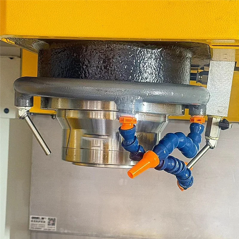 A02M-Voor CNC-werktuigmachines Compatibel 304-materiaal Hellend hogedrukkoelmondstuk 1/8 "PT 10/30/50 mm Installatiedraden