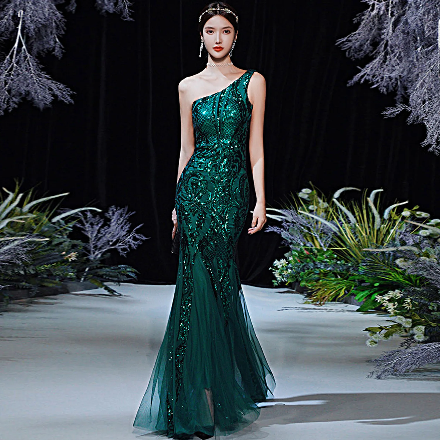 

Evening Dress Women's Single-Shoulder Sloping Shoulder Elegant Socialite Gathering Party Shiny Strapless Long Dress