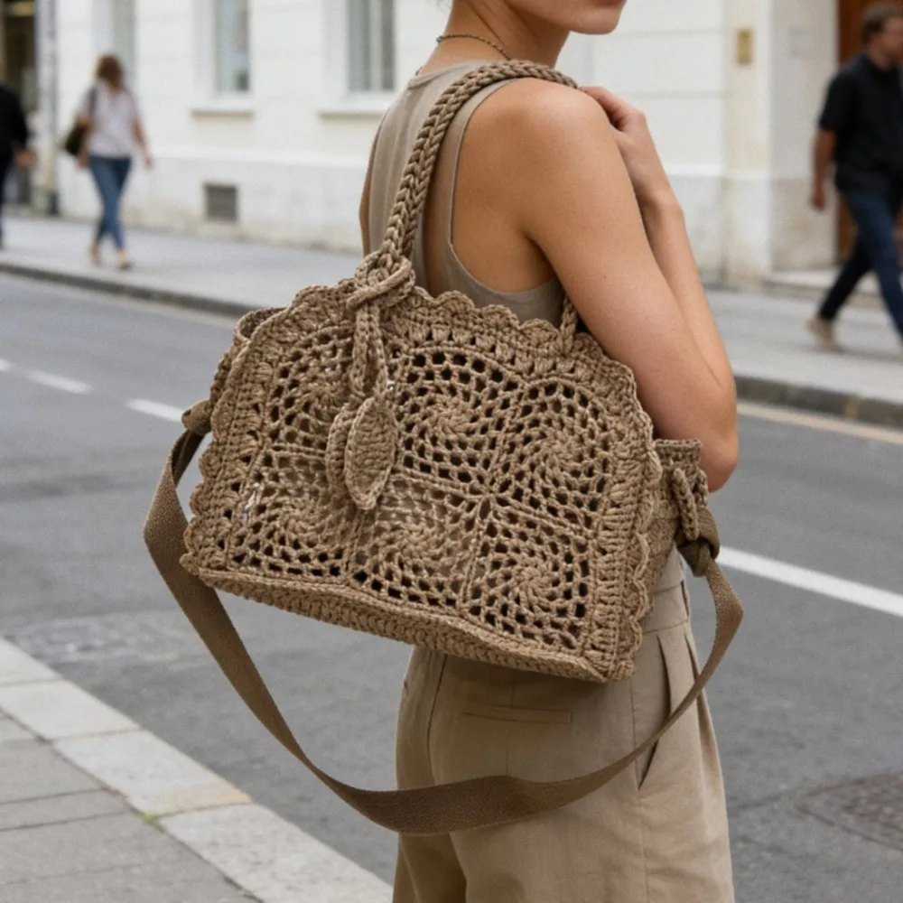 2026 New Lace Hollow Woven Tote Bag Large Capacity Seaside Vacation Beach Bag Leisure Versatile Travel Handbag