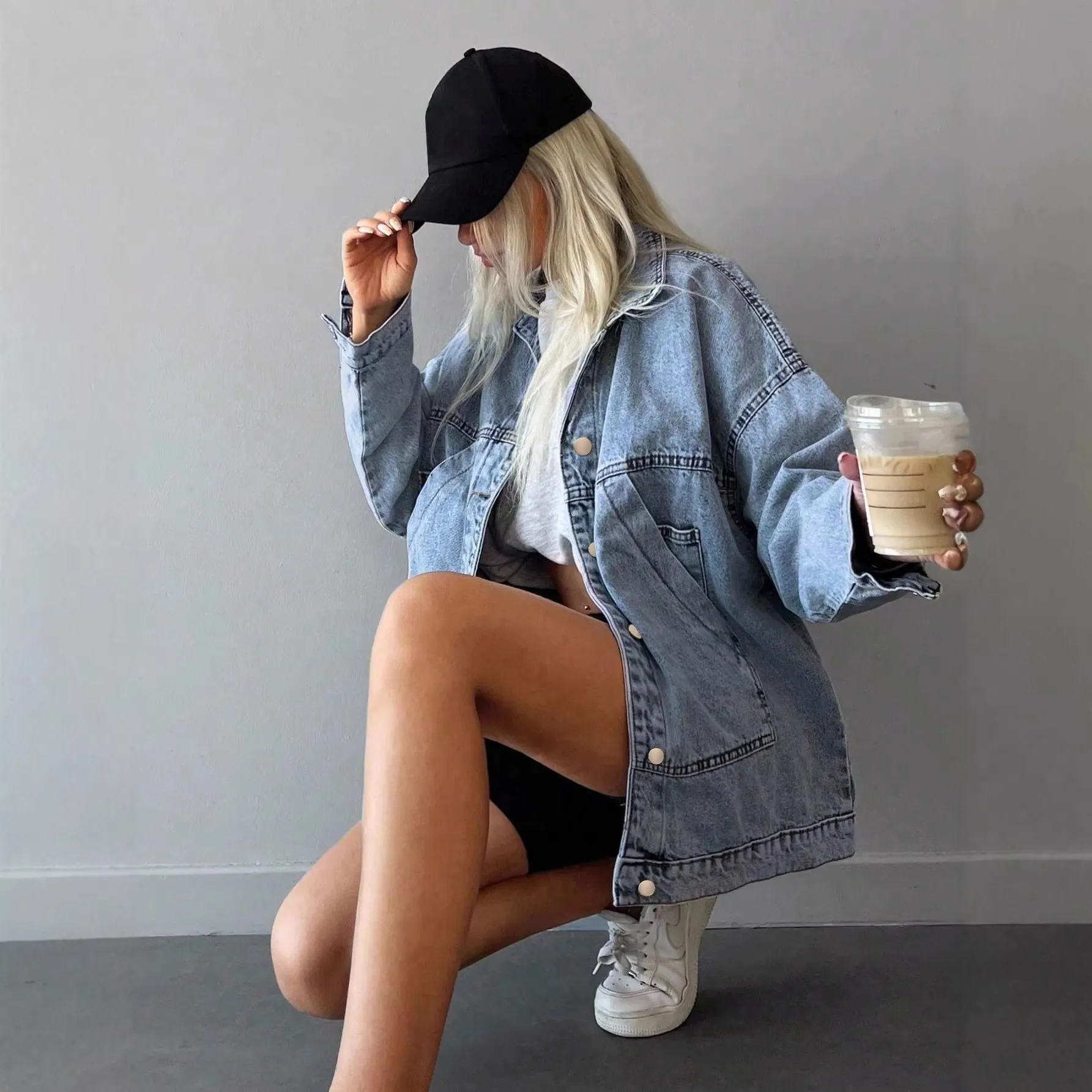 Women Denim Jacket Casual Loose Fit Long Sleeve Light Blue Wash Oversized Jean Jacket Drop Shoulder Front Patch Pockets Woman