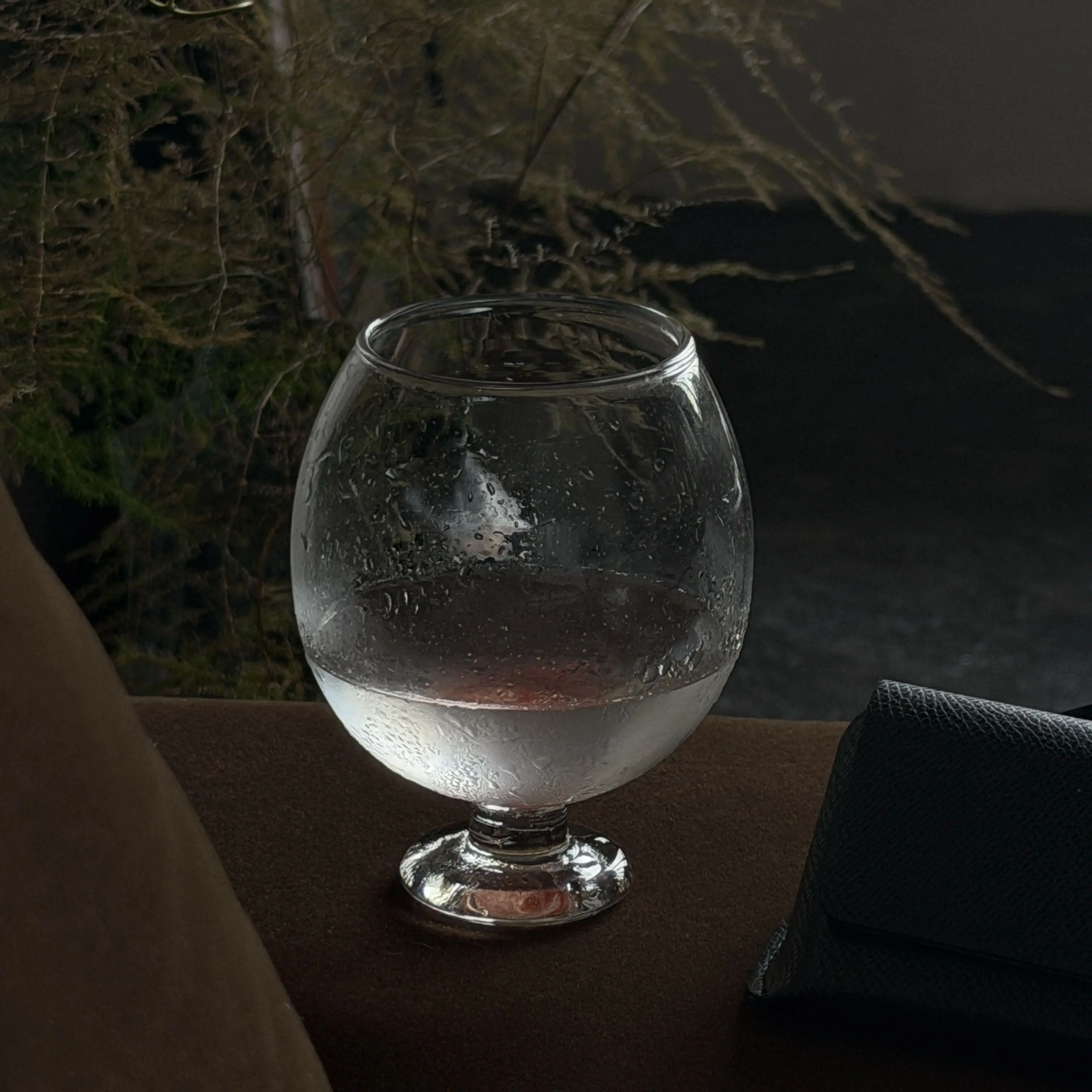 

Cute Japanese Style Large Belly Glass Borosilicate Heat Resistant Stemmed Glass Cup Wine Coffee Milk Tea Glass Desk Decoration