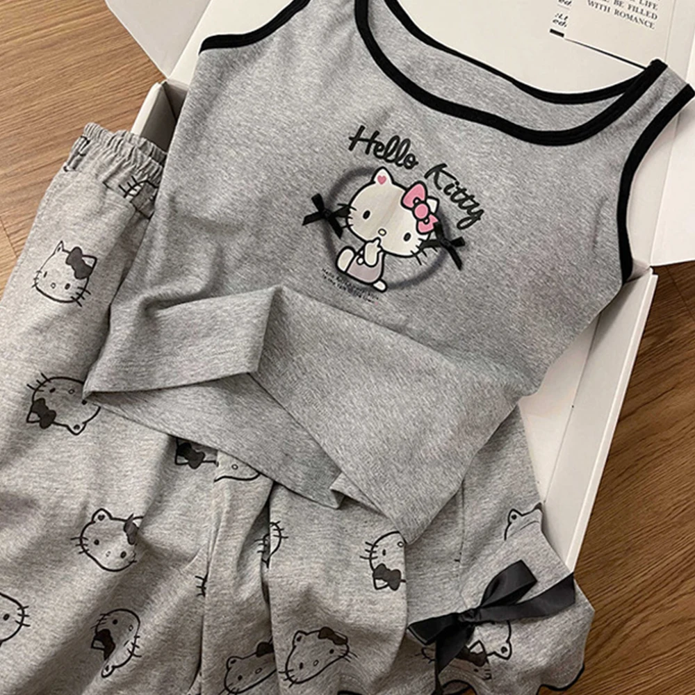 

Sanrio Hello Kitty Pajamas Set Anime Summer Woman Leisure Suit Tank Top Shorts Hottie Hottie Seaside Vacation Student Nightwear