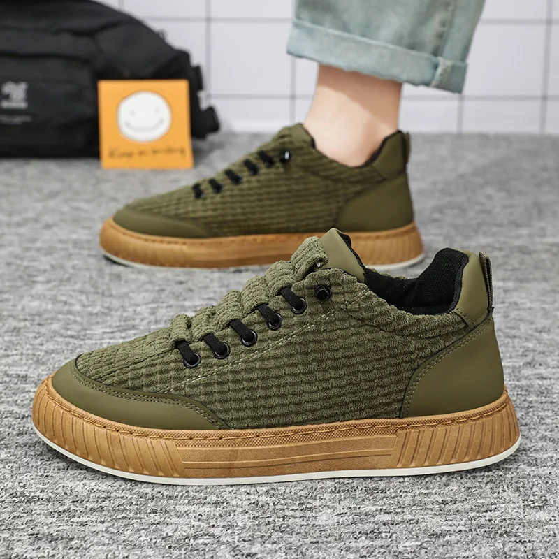 Scarpe casual da uomo 2024 stagione primaverile e autunnale nuova fascia elastica in velluto a coste, scarpe da uomo alla moda con suola spessa di un piede