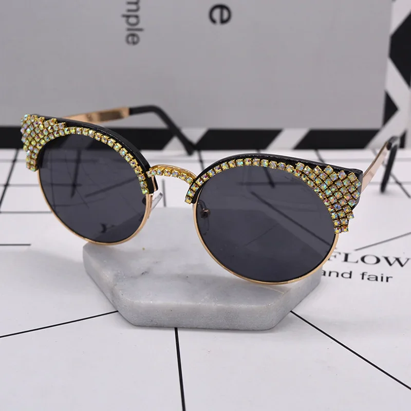 

2019 Newest Fashion Women Cat Eye Sunglasses Vintage Oversize Brand Designer Bling Diamond Sun Glasses Men Female Shades Women