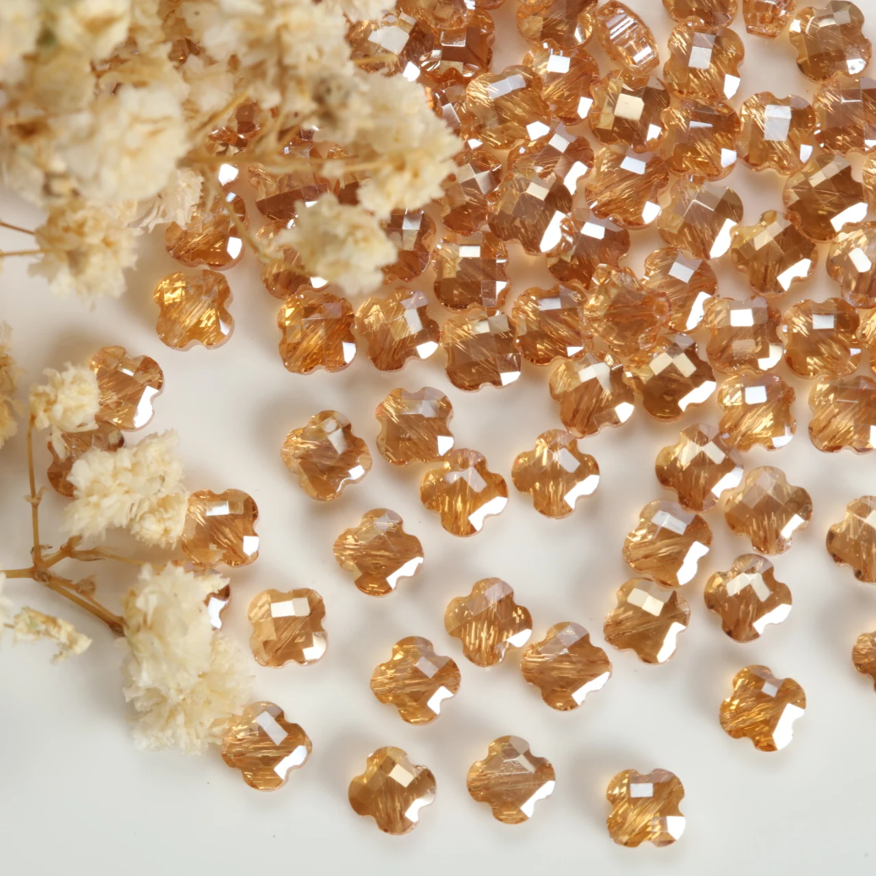 6mm Caramel Brown Clover Crystal Beads, Shiny Faceted Four-Leaf Clover Spacer Beads for Handmade Bracelet Jewelry Accessories ﻿