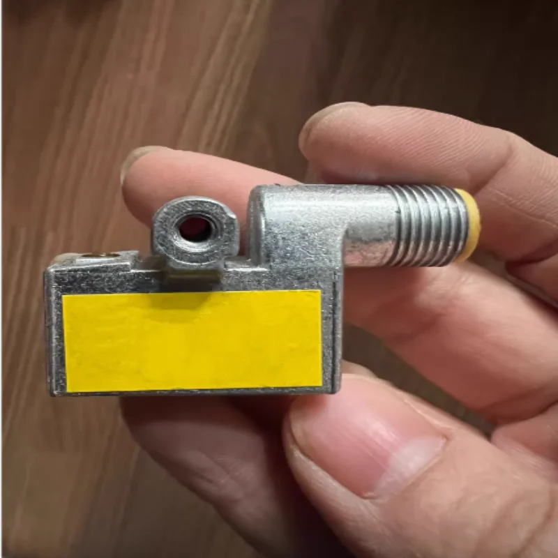 

Совершенно новый оригинальный бесконтактный переключатель BIM-IKE-AP6X-H1141 BIM-EG08-AP6X BIM-IKT-AP6X-H1141 BIM-M12E-AG4X BIM-EG08-AP6X-V1131