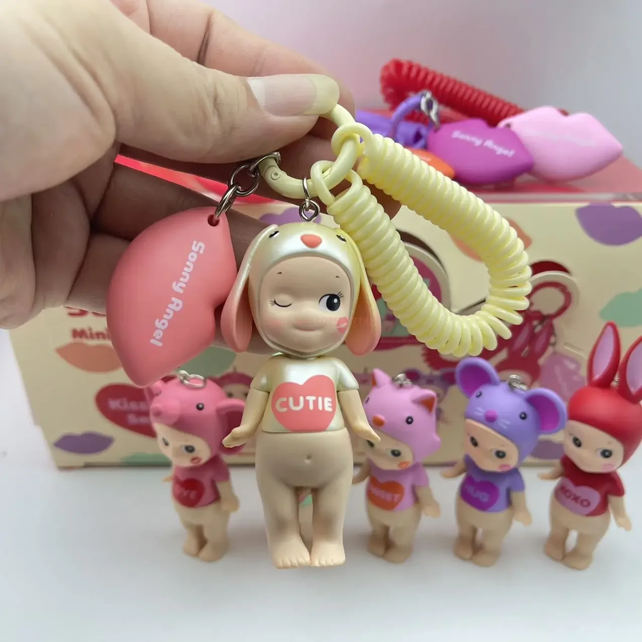 6개 2025 신상 소니 엔젤 키스 시리즈 랜덤박스 귀여운 피규어 캐릭터 장식 미니 피규어 생일 선물