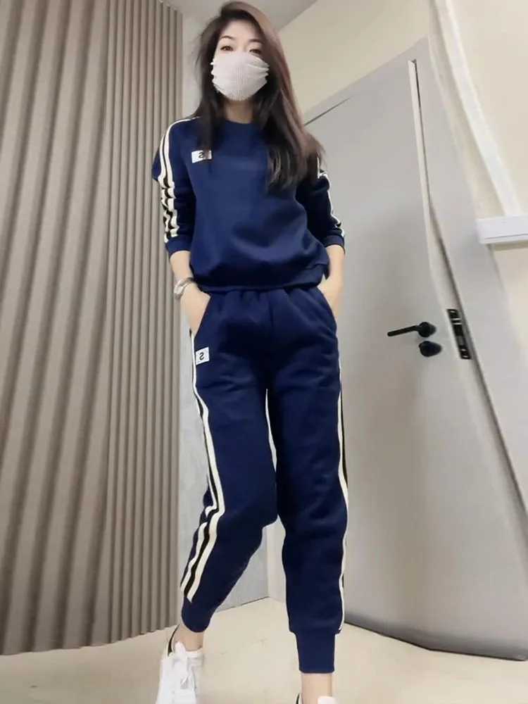 

Модный женский комплект из высококачественного хлопка: новинка весна-осень, укороченный, трендовый, омолаживающий эффект, свитшот и брюки, комплект из двух предметов