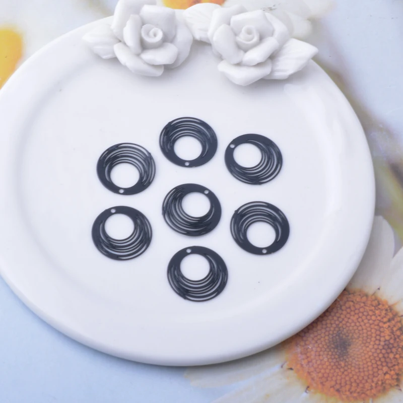 50 Stück AC13641 15mm Mini Runde Bunte Anhänger Metallisch Golden Kleine Filigran-Anhänger DIY Ohrringe Damen Schmuck – Detail 9