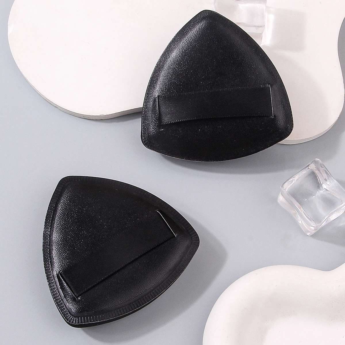 قطعتان من بودرة الخطمي على شكل أناناس أسود، ناعمة وناعمة، لا تتعرض لالتصاق المسحوق، أداة مكياج إسفنجية مثلثة #1