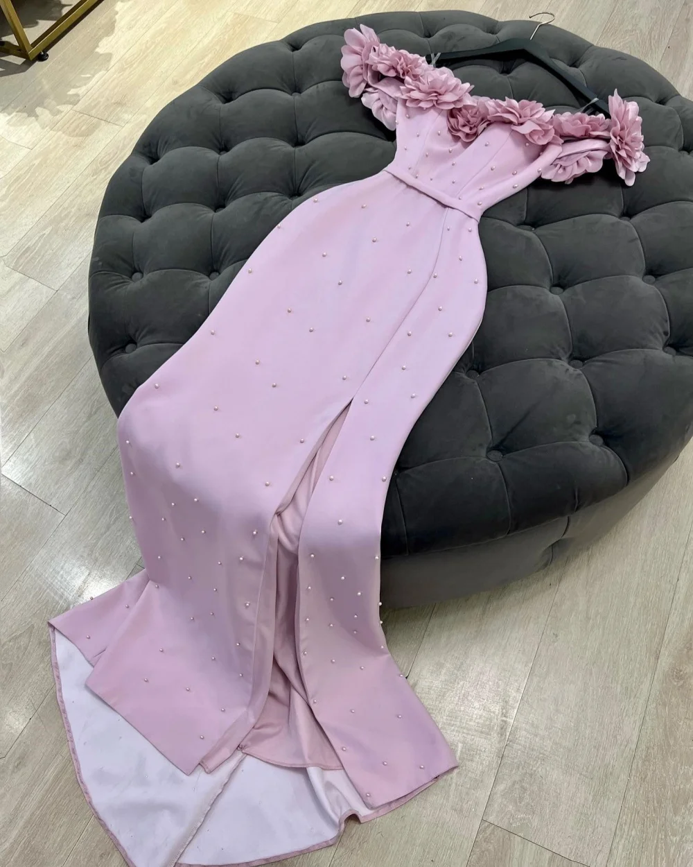 

Customized Fashion Classic Jersey Handmade Flower Pearl Straight Off-the-shoulder Long Dresses Bespoke Occasion Dresses Matching