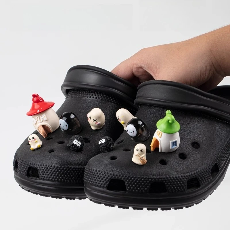 

MINISO Halloween Ghost Magic House Decor Shoe Charms Set Detachable Whimsy Black Demon Accessory For Clogs Holiday Party Gifts