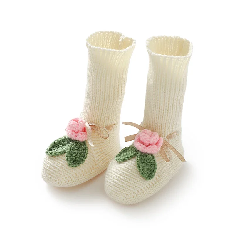 Zapatos de punto para bebé, calcetines cálidos para niña, botas con lazo Floral, calzado para recién nacido de 0 a 18 meses, hecho a mano