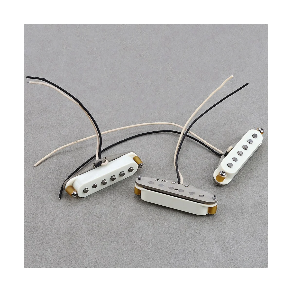 

Vintage V70 SSS Alnico 5 Guitar Pickups Guitar Neck/Middle/Bridge Pickup for Strat Style Guitars,White