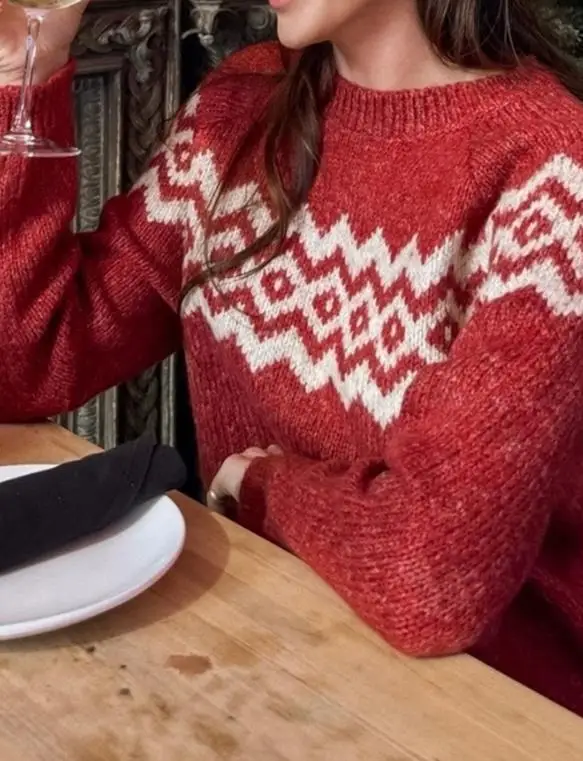 

Autumn and Winter Vintage Classic Round Neck Wavy Striped Jacquard Knitted Sweater for Women, Warm Wool Knitted Sweater