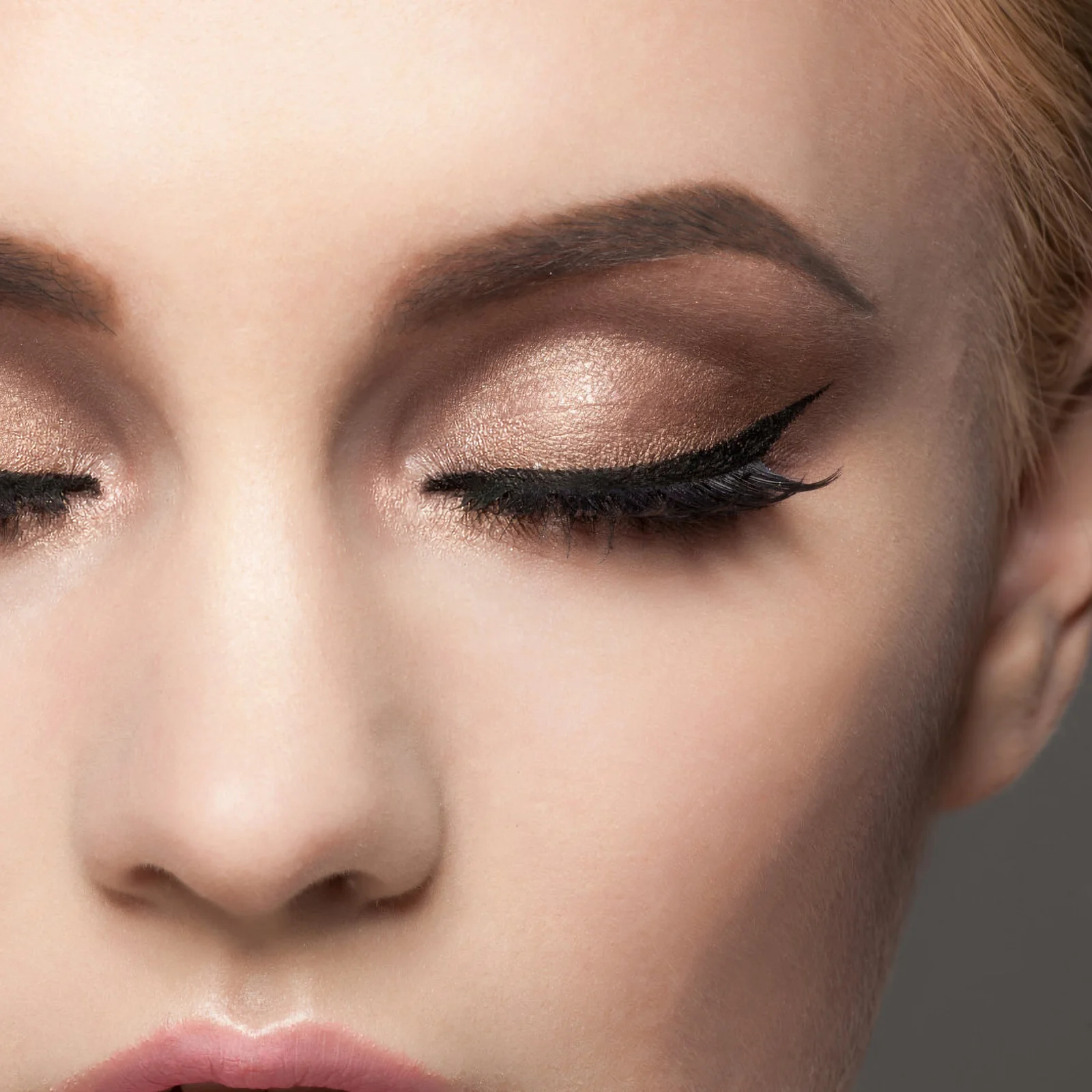 

2Pcs Waterproof Gel Eyeliner Brow Set Long-Lasting Smudgeproof Matte Finish Ideal for Beginners Professionals Dual Use As